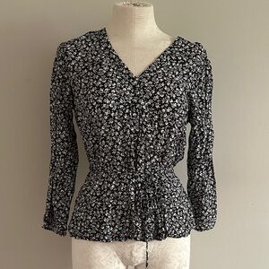Old Navy Black & White Floral V-Neck Peplum Tie-Waist Blouse
